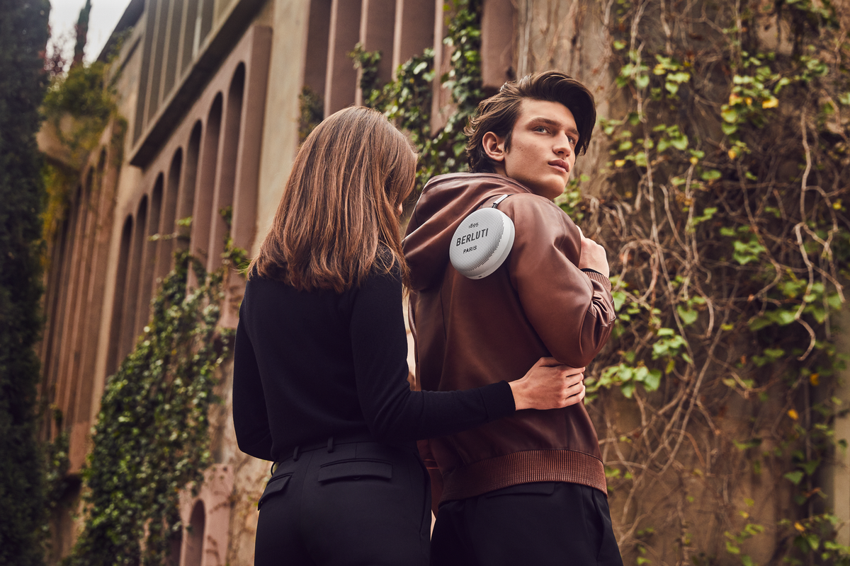 NEW】Berluti × Bang & Olufsen コラボレーションモデル NEW】Berluti × Bang & Olufsen コラボレーションモデル