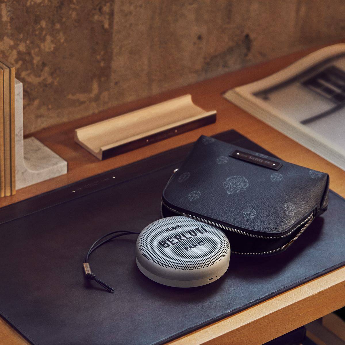 BERLUTI - 極美品 Berluti ベルルッティ BANG&amp;OLUFSEN バング ＆ オルフセン Beosound Balance Berluti Edition ホームスピーカー レザー 中古 4c070309 BERLUTI - 極美品 Berluti ベルルッティ BANG&OLUFSEN バング
