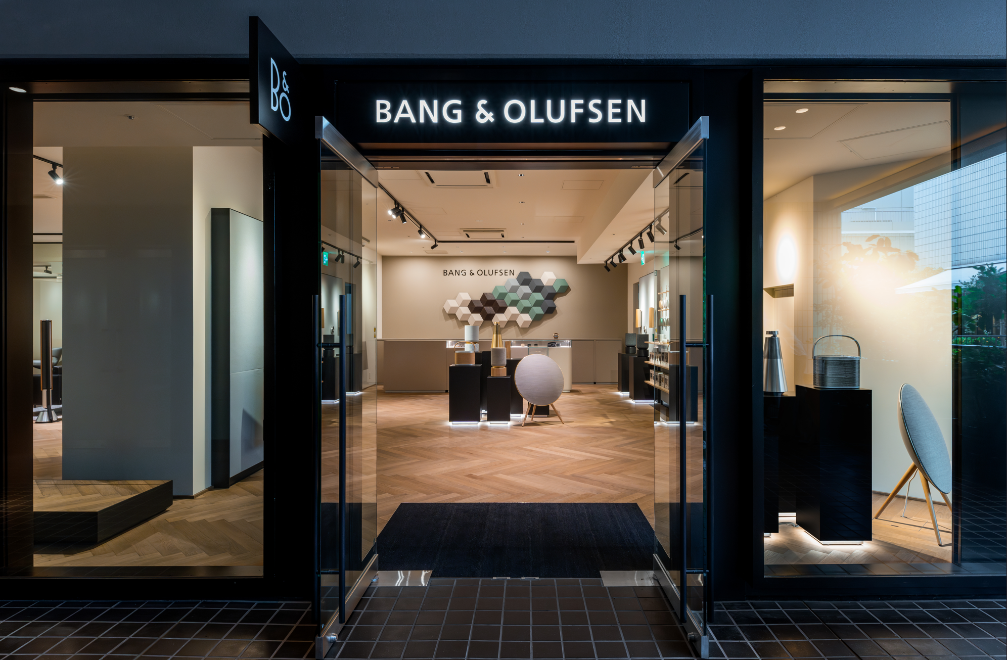 BANG＆OLUFSEN,BeoCenter 2,B&O クランパー一式 Bang & Olufsen WISA speakers | LuxusSound.com – Luxussound