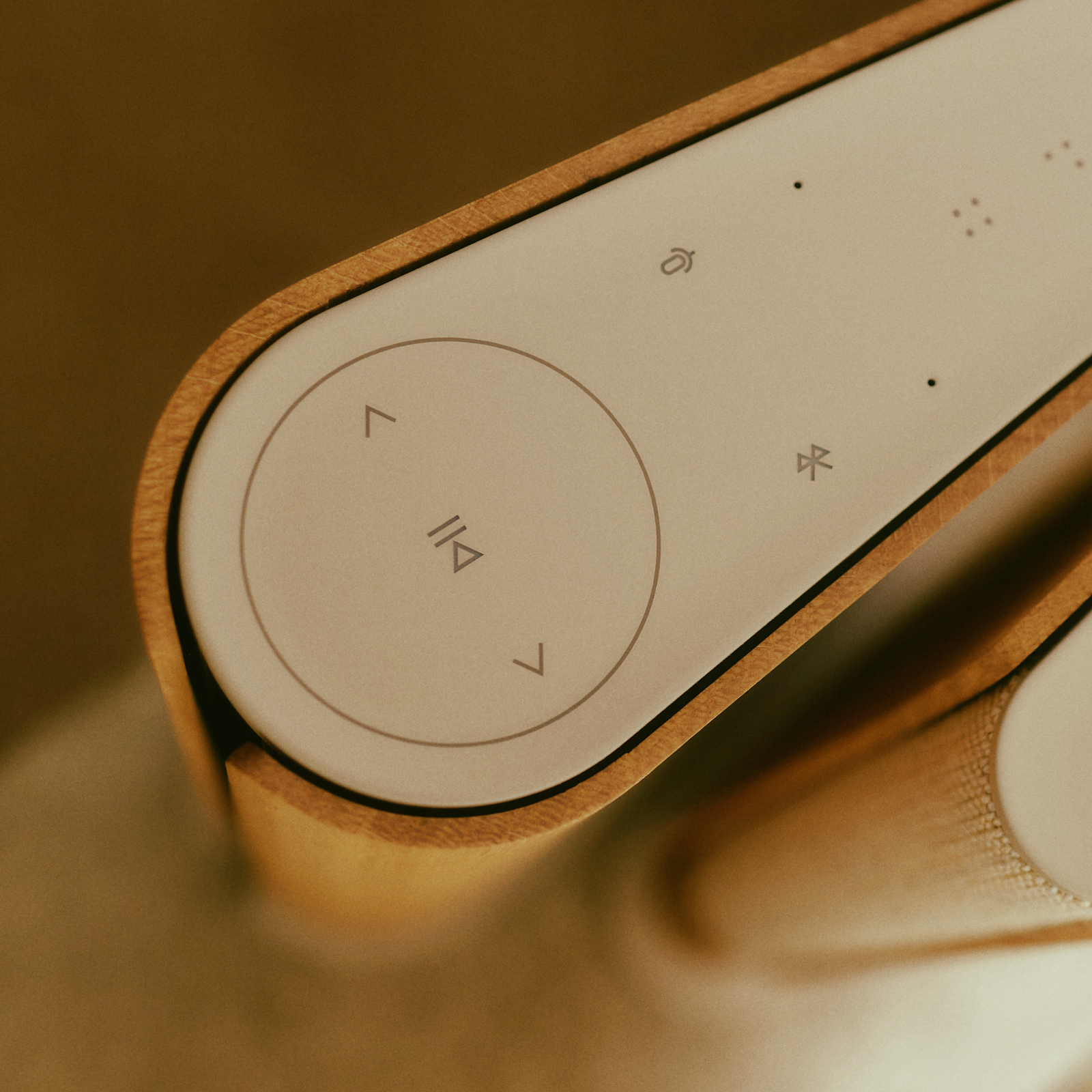 Beosound Emerge – Bang & Olufsen 正規輸入販売代理店 / K.K. Beosound Emerge – Bang & Olufsen 正規輸入販売代理店 / K.K.
